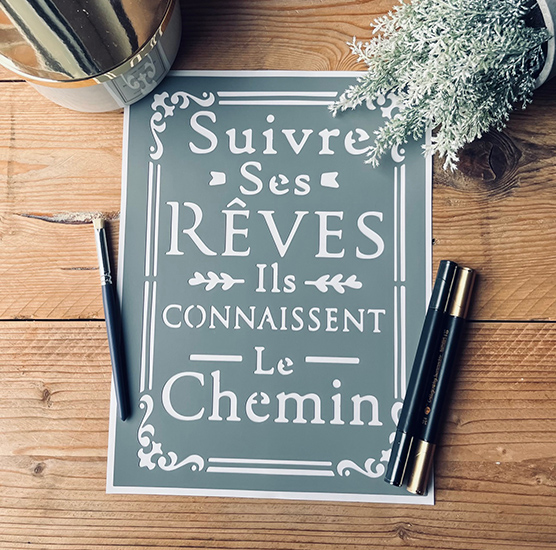 Pochoir Adhésif Style Citation en PVC, Motif Affiche Suivre ses Rêves, 30 x 20 cm