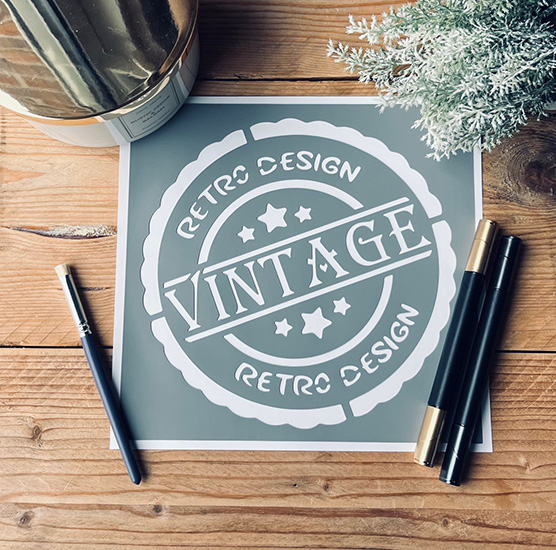 Pochoir Adhésif Style Vintage en PVC, Motif Médaillon Rétro Design, 20 x 20 cm