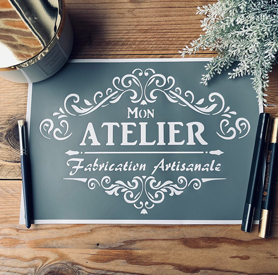 Pochoir Adhésif Style Vintage en PVC, Motif Mon Atelier, 30 x 20 cm