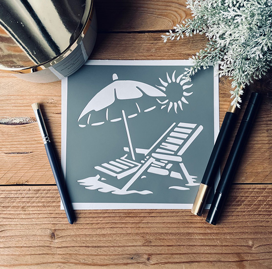 Pochoir Adhésif Style Mer en PVC, Motif Parasol, Chaise à la Plage, 15 x 15 cm