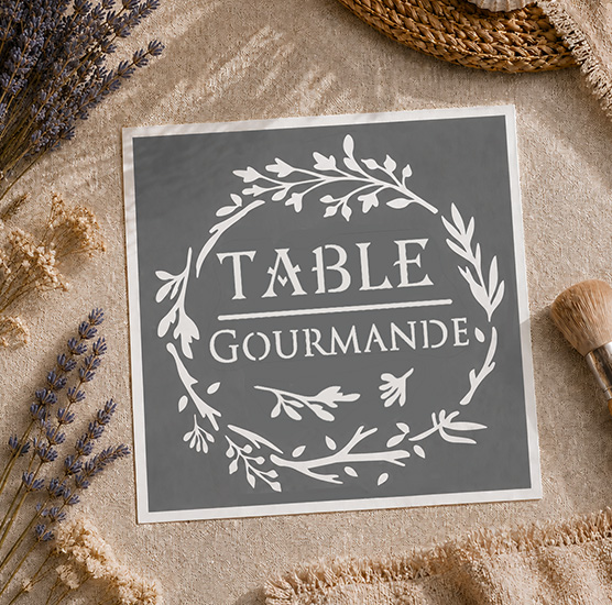 Pochoir Adhésif Table Gourmande 20x20 cm – Déco Cuisine et Salle à Manger