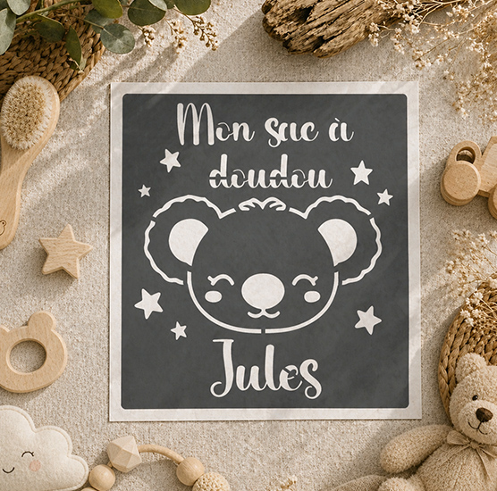 Pochoir Koala Personnalisé 18x18 cm “Mon Sac à Doudou” avec Prénom, Tote Bag et Multi-Support